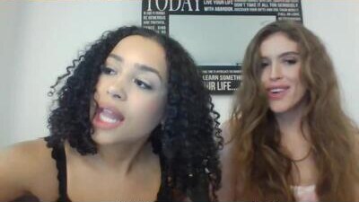 twogirlslove public webcam profile photo 9