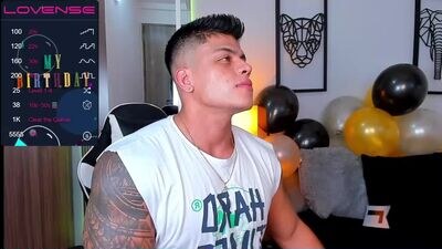 tyler_muscle public webcam profile photo 2