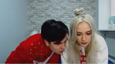 tyleranddiana public webcam profile photo 2