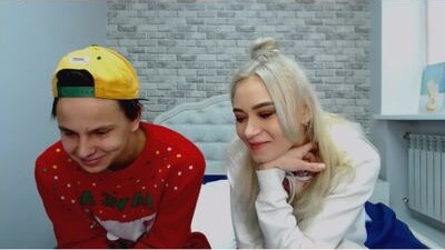 tyleranddiana public webcam profile photo 6
