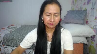 tyna_b public webcam profile photo 2