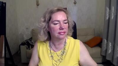 unsual_milf public webcam profile photo 7