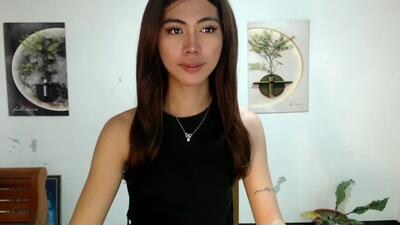 ur_extra_petite public webcam profile photo 2