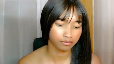 ur_sexyllie public webcam profile photo 3