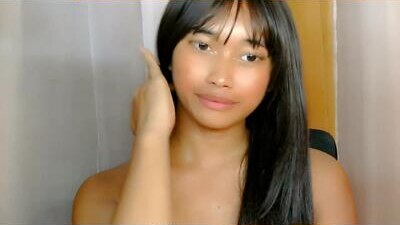 ur_sexyllie public webcam profile photo 10