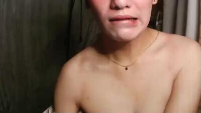 ur_yassy public webcam profile photo 3
