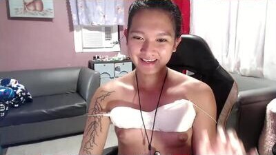 urasian_newra public webcam profile photo 10