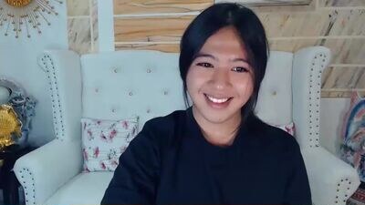urasiancutiegirl public webcam profile photo 4