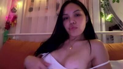 urlittlefilipina public webcam profile photo 3