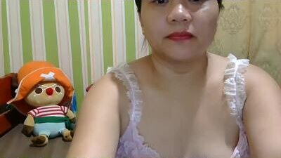 urz_hottie_asian01 public webcam profile photo 6