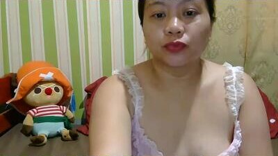 urz_hottie_asian01 public webcam profile photo 9