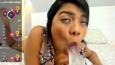 valekhum_ public webcam profile photo 8