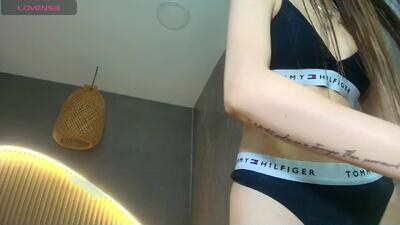valentina__r public webcam profile photo 3