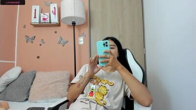 valerihouse public webcam profile photo 2