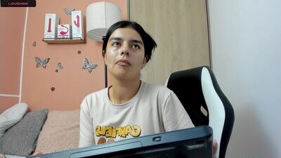 valerihouse public webcam profile photo 3