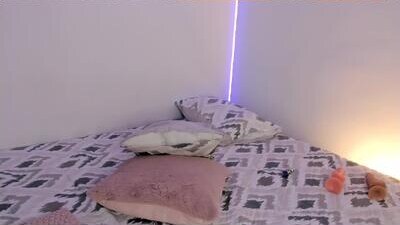valy_shyness public webcam profile photo 6