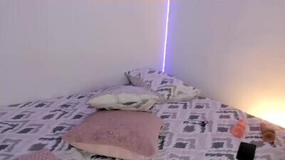 valy_shyness public webcam profile photo 8