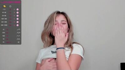 vanessalovesu_ public webcam profile photo 3