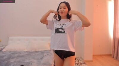 veronika_charm public webcam profile photo 3