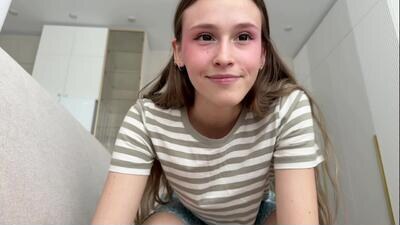 vi_world public webcam profile photo 3