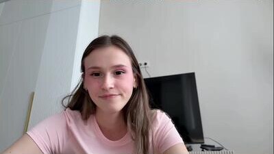 vi_world public webcam profile photo 6