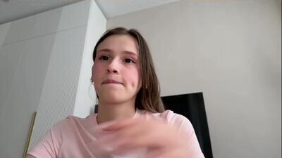 vi_world public webcam profile photo 7