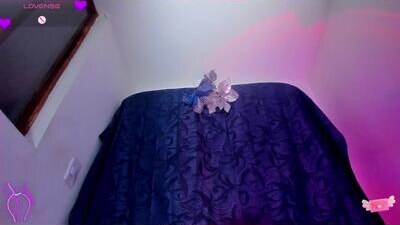 viioleett_cum public webcam profile photo 6