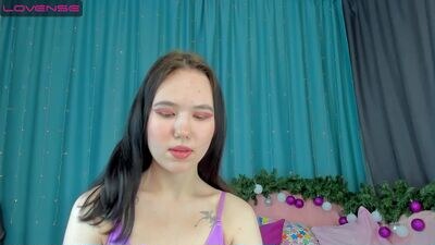 vikami public webcam profile photo 2