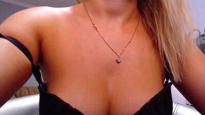 vikiwaitingforyou public webcam profile photo 2