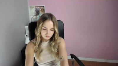 viktoria_lovely public webcam profile photo 9