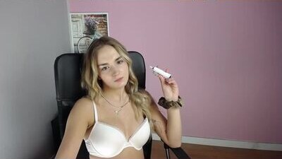 viktoria_lovely public webcam profile photo 10