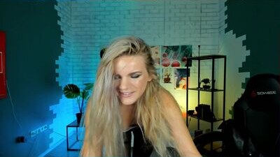 violawise public webcam profile photo 5