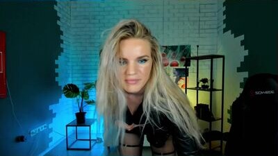 violawise public webcam profile photo 7