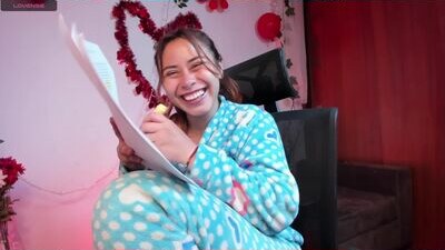 violett_red public webcam profile photo 5