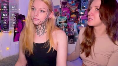 violettmo0n public webcam profile photo 3