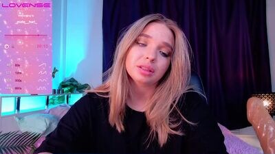 violla_sinz public webcam profile photo 4