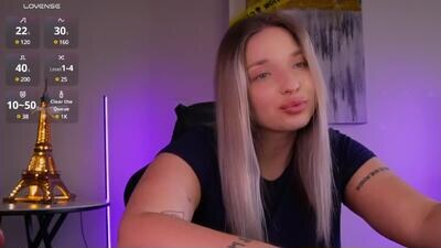 viollasinzz public webcam profile photo 2