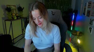 vireliamoonfall public webcam profile photo 2