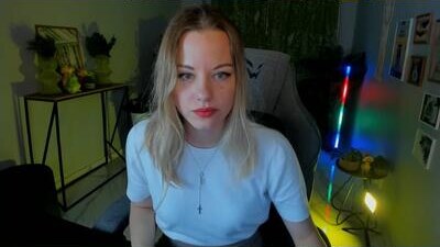 vireliamoonfall public webcam profile photo 10