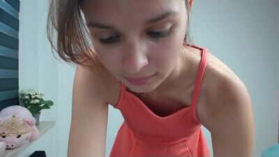 vivien_slender public webcam profile photo 4