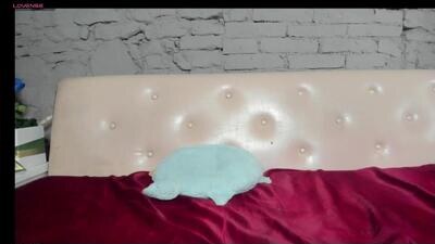 vixvixenn public webcam profile photo 3