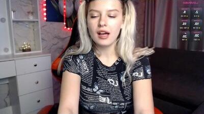 whimsical_joy public webcam profile photo 6