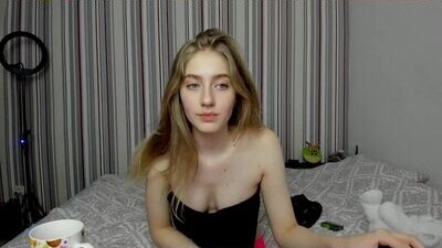 white_elf public webcam profile photo 6