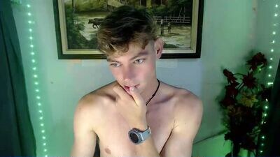whiteboyinasia public webcam profile photo 4