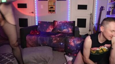 width_of_a_peach public webcam profile photo 7