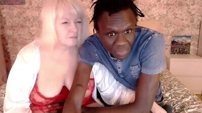 women_pleasures public webcam profile photo 4