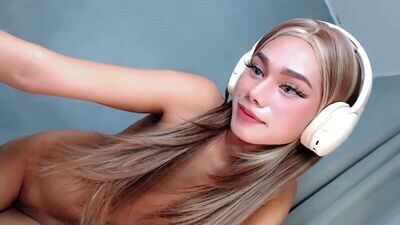 working_girl28 public webcam profile photo 2