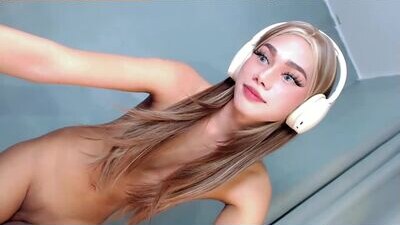 working_girl28 public webcam profile photo 5