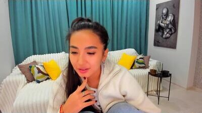 worldofkim public webcam profile photo 7