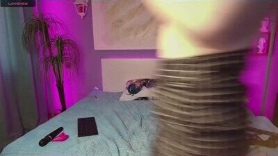wow_julia_ public webcam profile photo 8